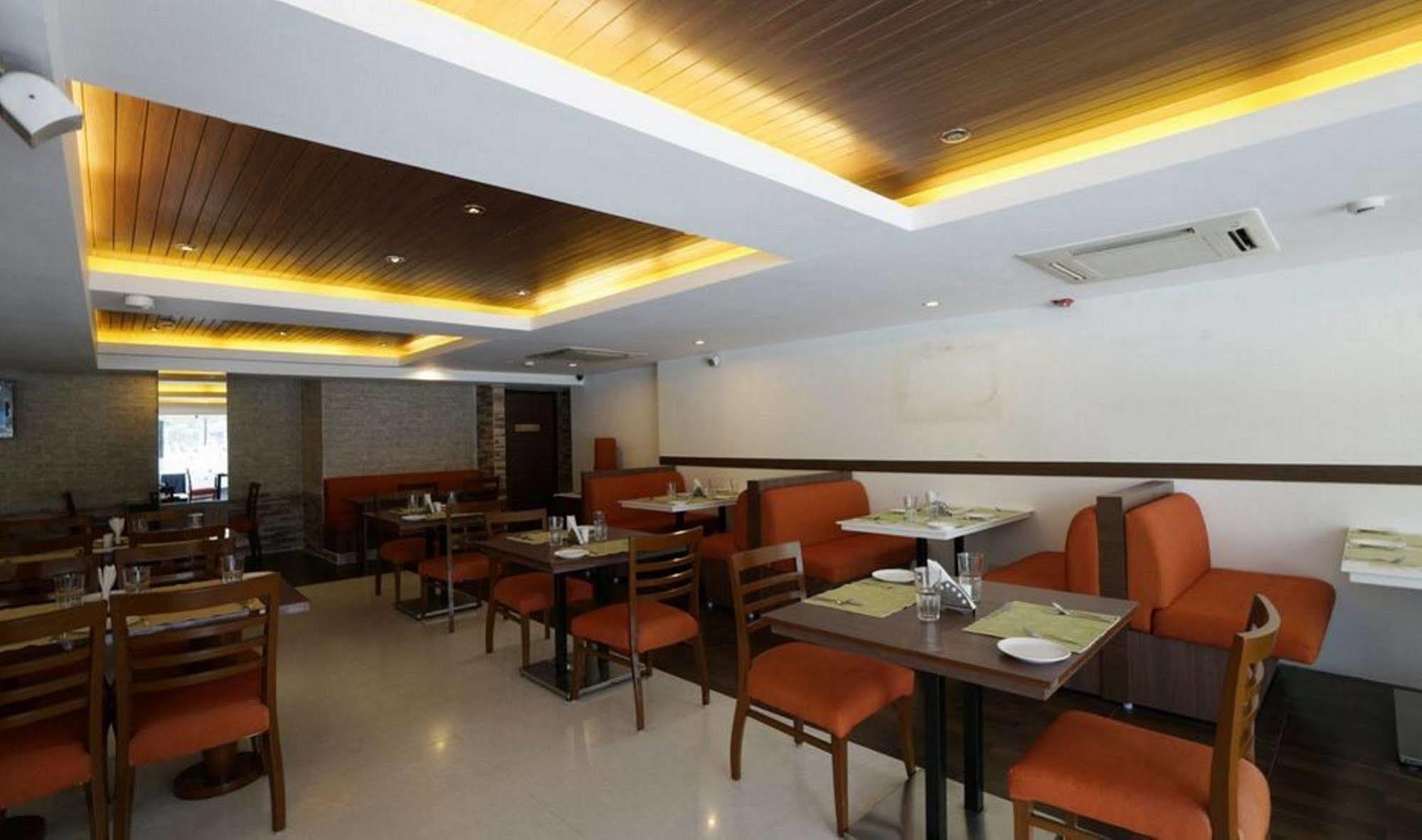 Hotel Marina Inn Egmore Madras Buitenkant foto