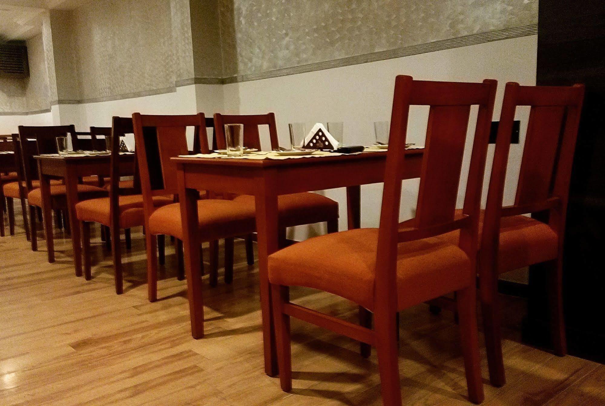 Hotel Marina Inn Egmore Madras Buitenkant foto