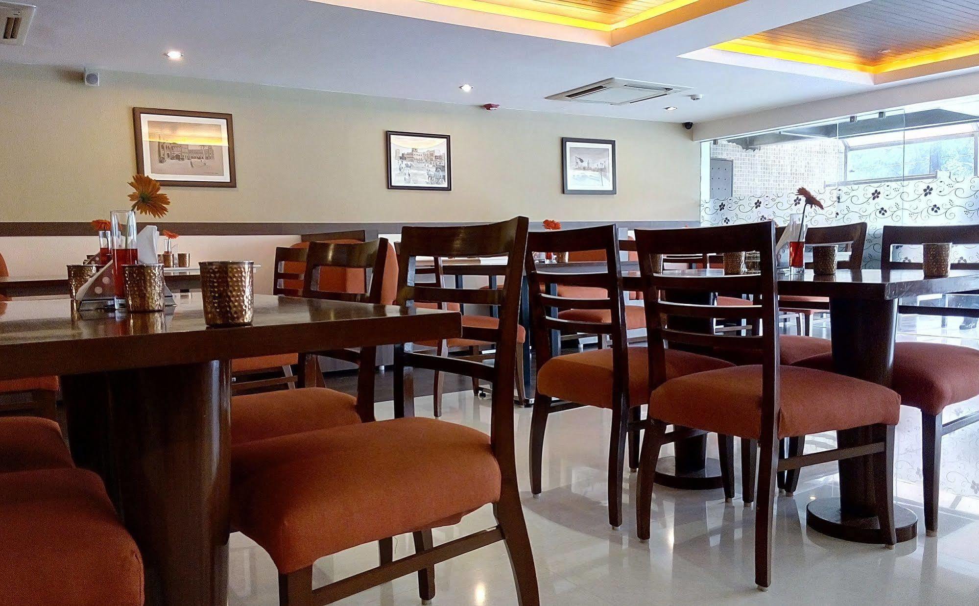 Hotel Marina Inn Egmore Madras Buitenkant foto