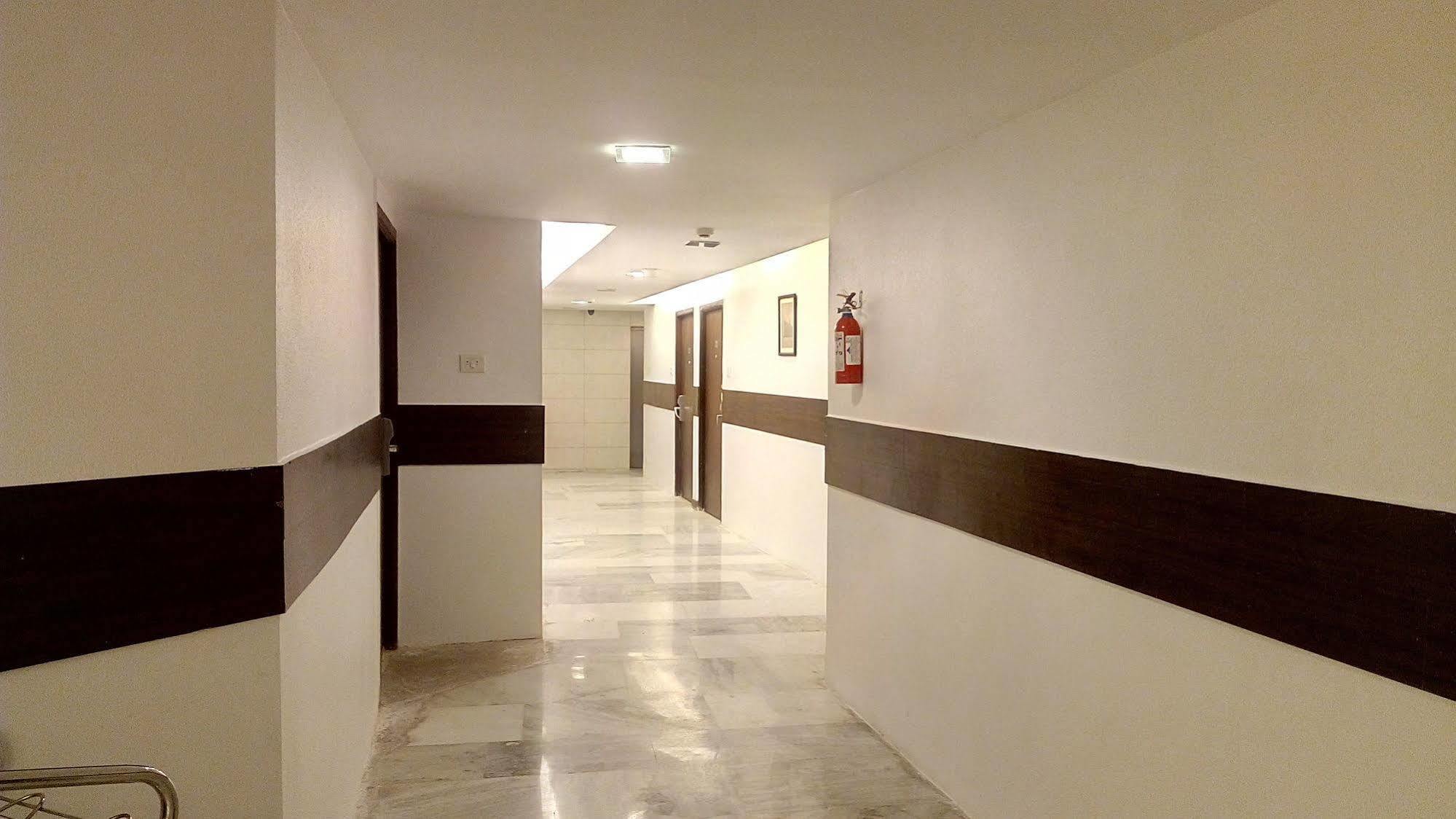 Hotel Marina Inn Egmore Madras Buitenkant foto