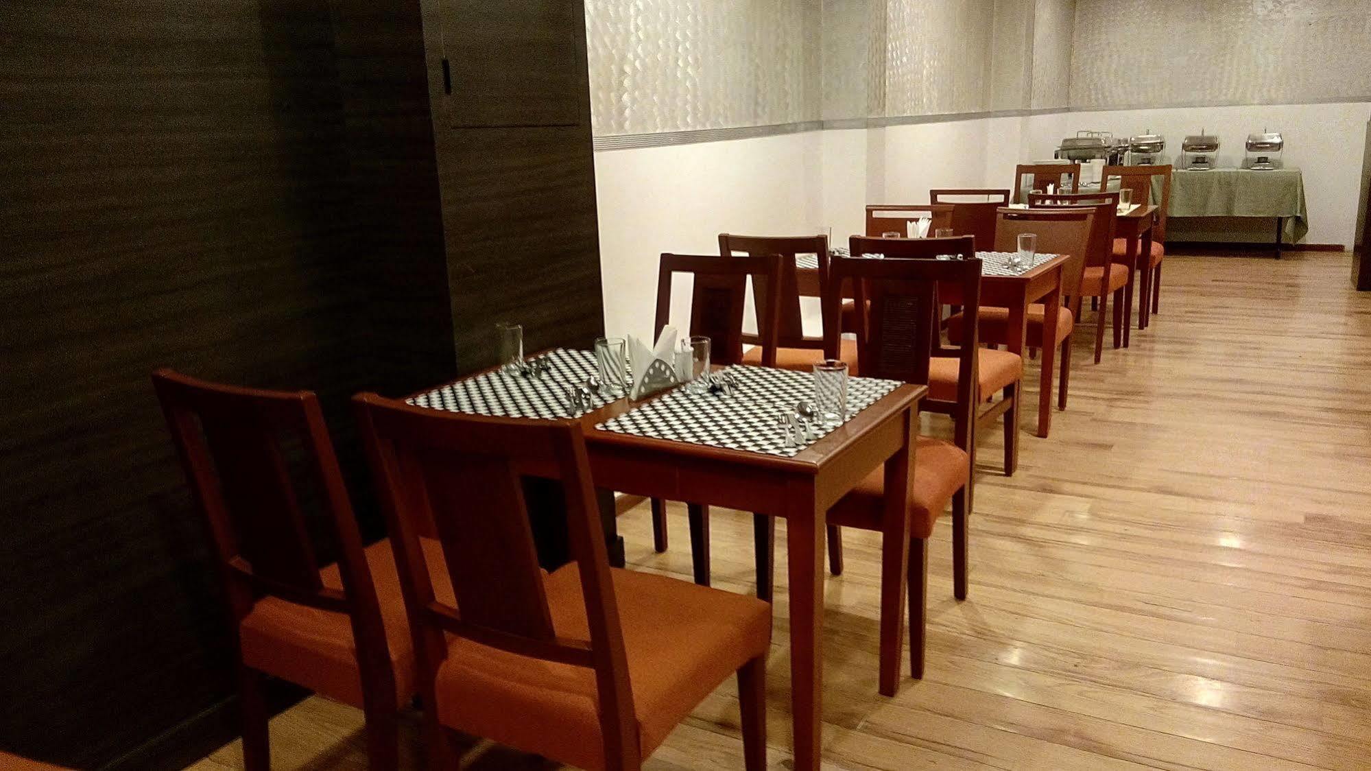 Hotel Marina Inn Egmore Madras Buitenkant foto