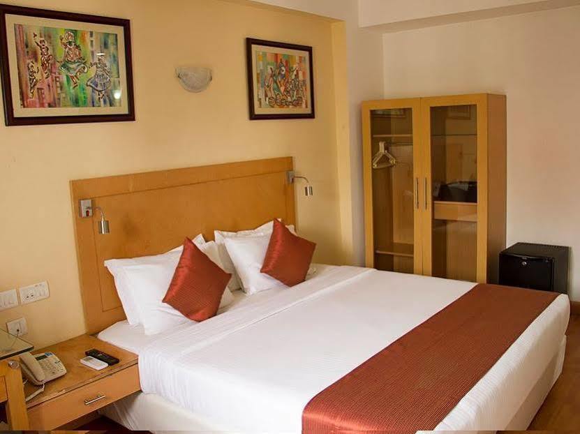 Hotel Marina Inn Egmore Madras Buitenkant foto